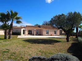 Very Nice Single Storey Villa with Pool