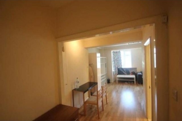 Flat/Apartment To Let in London - 2