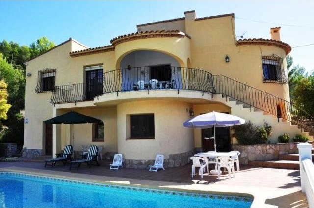 5 Bedrooms - Villa - Alicante - For Sale