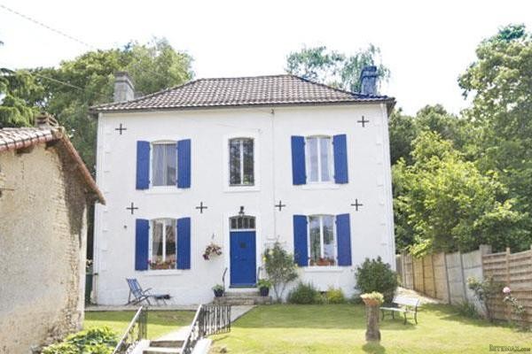 Lorigne (79) - For sale former..