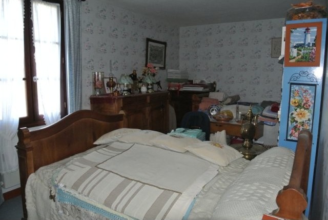 Detached 3 Bed House - 2