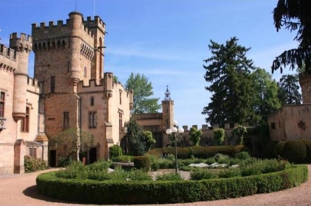 Castle For Sale: 63500 ISSOIRE - 2