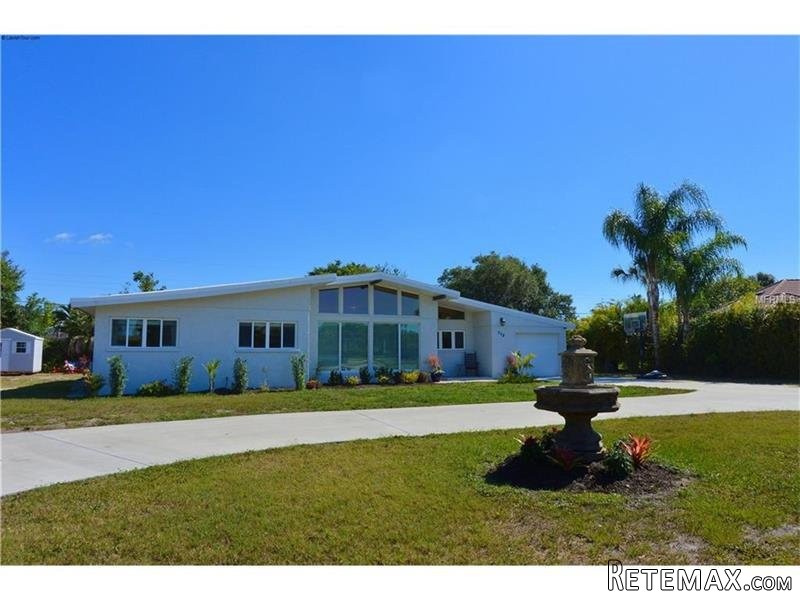 3 bedroom House For Sale: 330 Parkdale.. - 2