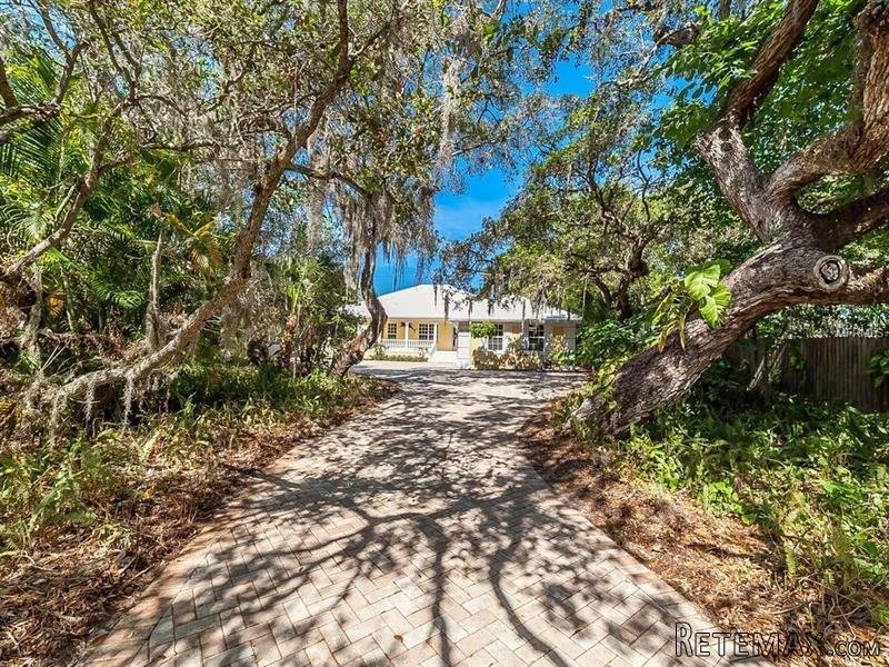 3 bedroom House For Sale: 5178 Oakmont..
