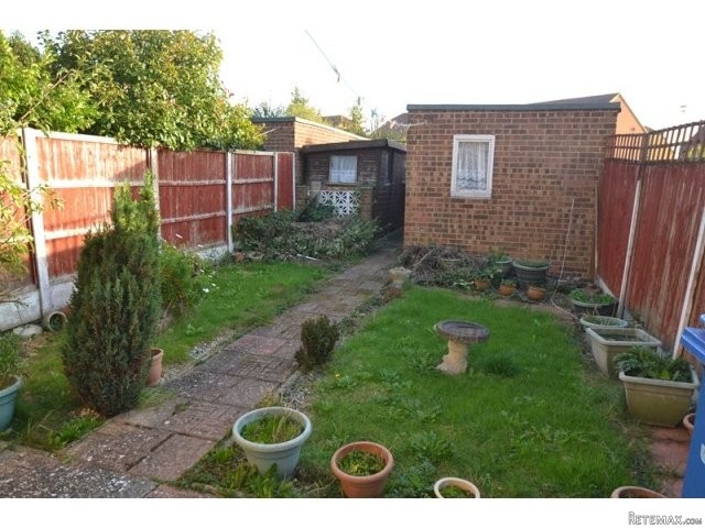 3 bedroom house in Minster On Sea.. - 2