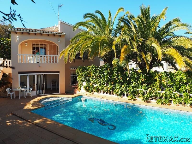 5 Bedrooms - Villa - Alicante - For Sale