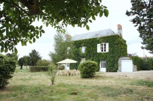5 bedroom House For Sale: 86140 15 MIN..
