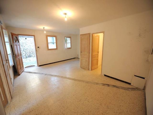 Stunning 1 bedroom apartment in le..