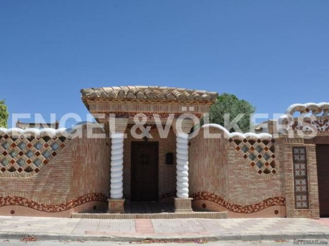 EXCLUSIVE VILLA IN LA SIESTA - 2