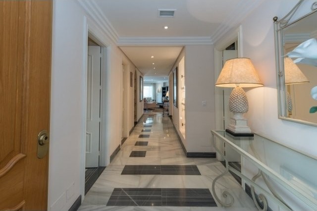 4 Bedroom Apartment For Sale In Marbella - 2