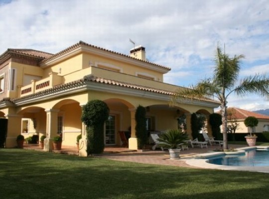 Villa for sale in Bel-Air, Estepona..