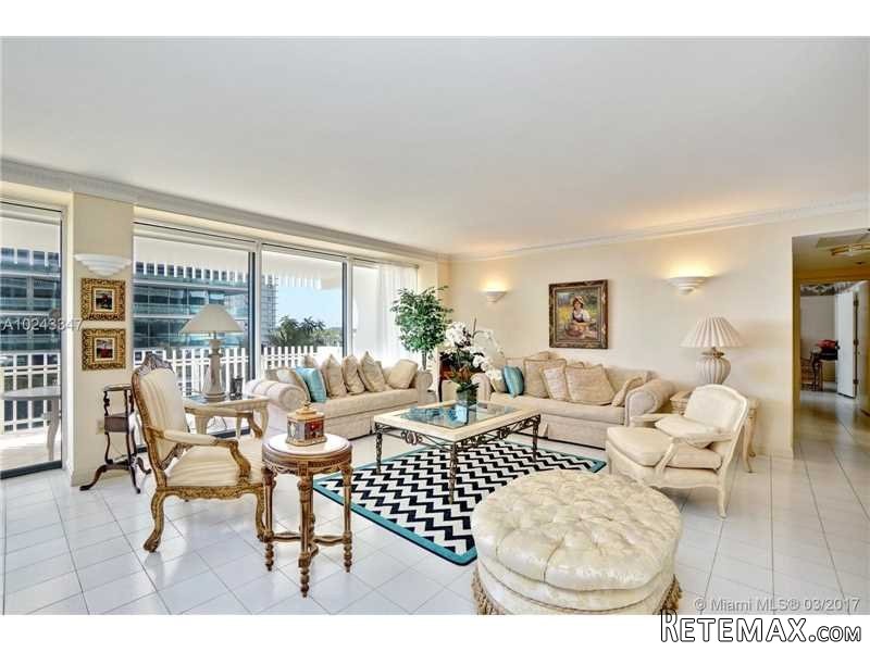 2 bedroom Flat For Sale: 10205 Collins.. - 2
