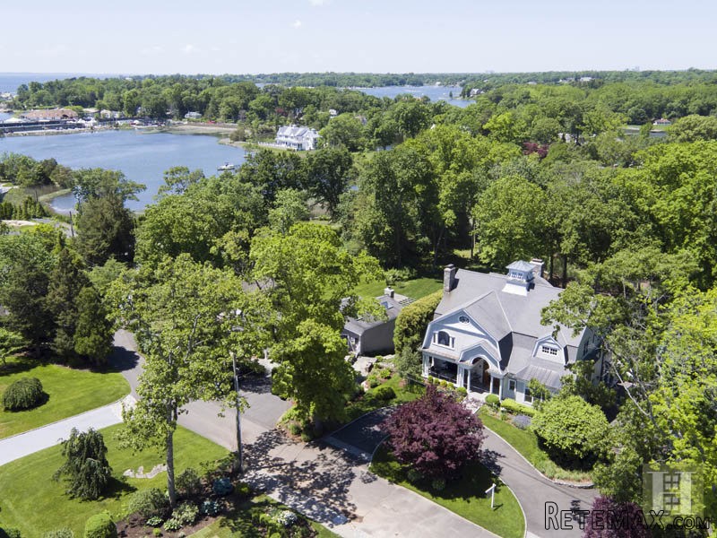 4 bedroom House For Sale: 134 FIVE MILE..