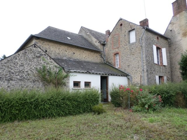 Village House, Lots of Potential