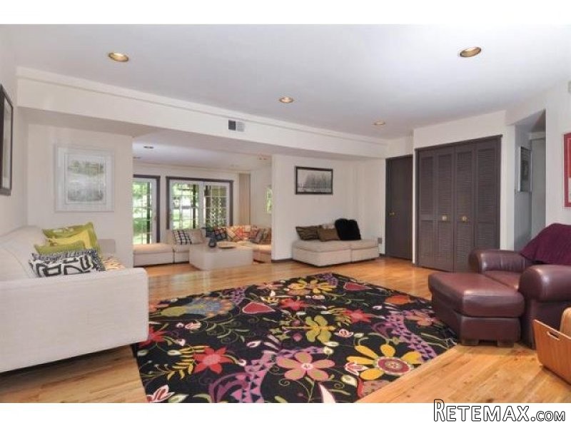 5 bedroom Residence For Sale: Ardsley.. - 2