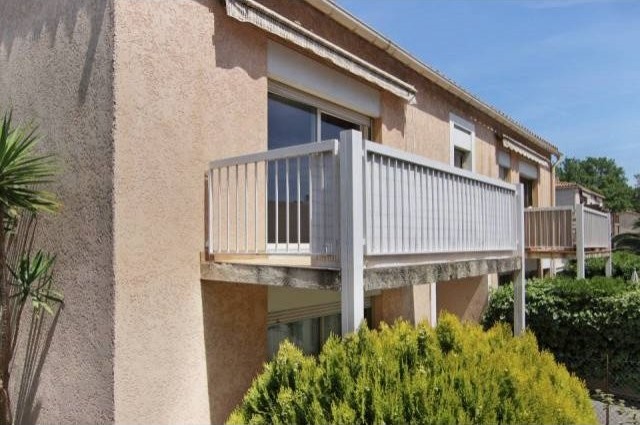 3 bedroom apartment in a secured domain