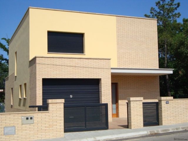 3 Bedrooms - Villa - Girona - For Sale