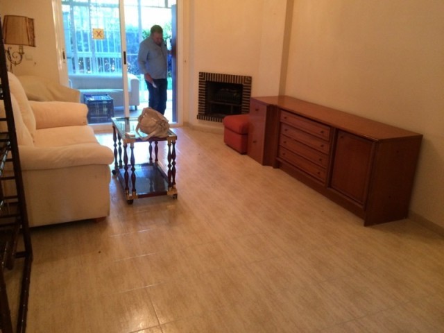 2 Bed Apartment for sale in Calahonda