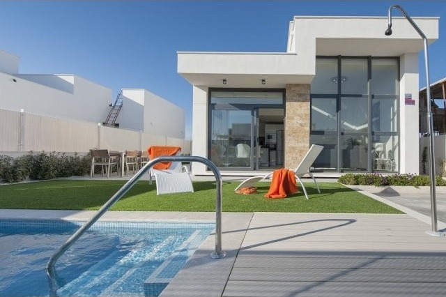 3 Bedrooms - Property - Alicante - For..