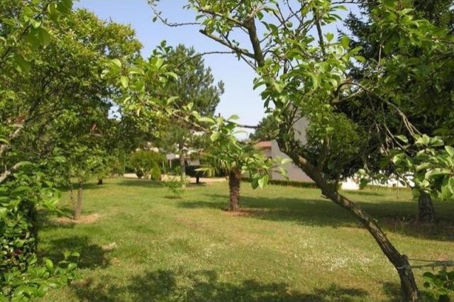 6 bedroom House For Sale: 24700 MONTPON - 2