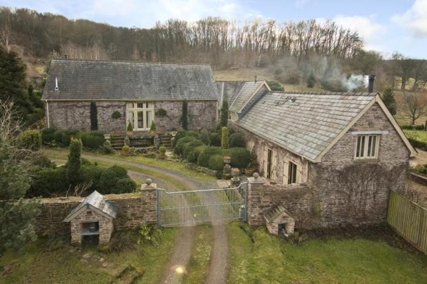 Fernwood, Allt-Y-Bela, Llangeview, Usk..