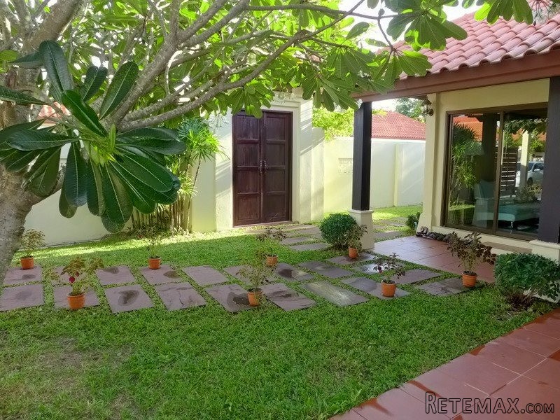 Lovely 3 plus bedroom pool villa in top..