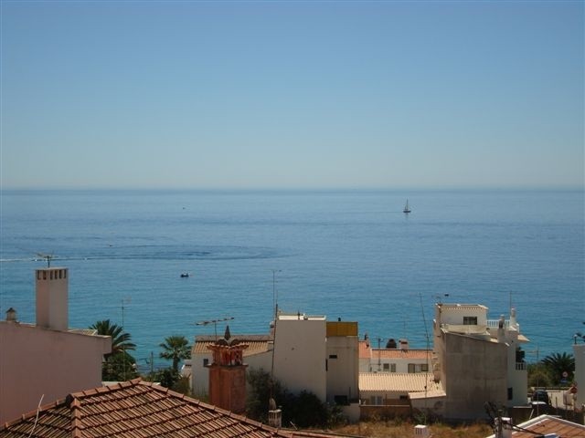 2 BED APARTMENT WITH STUNNING SEA VIEWS
