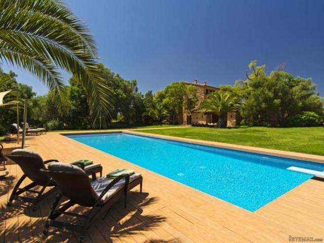 Manorial style country home in Santa..