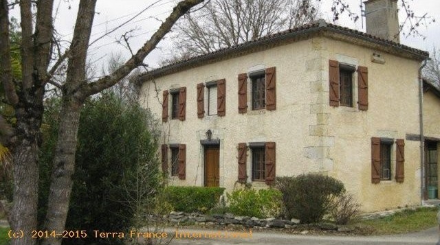House In Hamlet With Garage Jegun -..