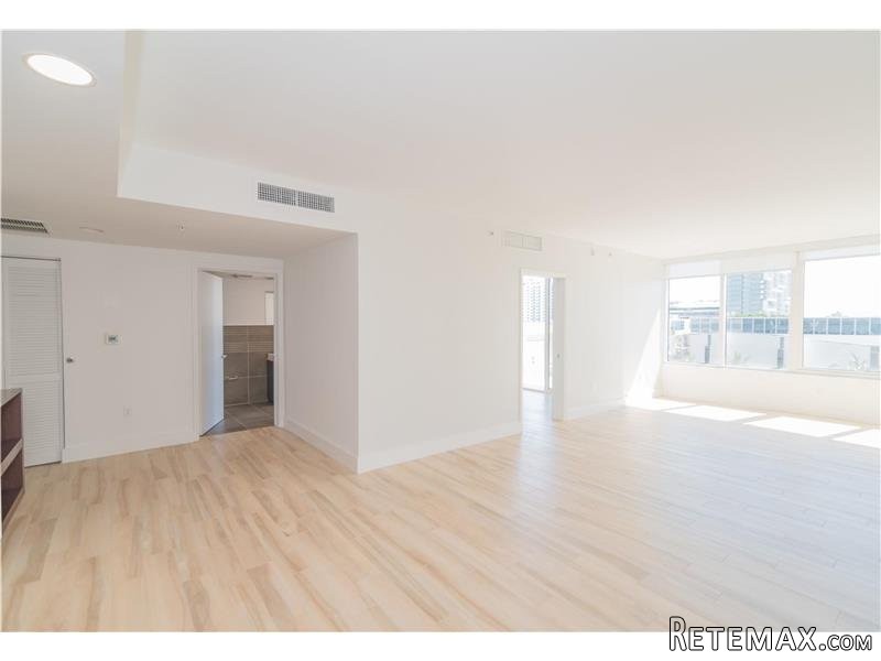 2 bedroom Flat For Sale: 2155..