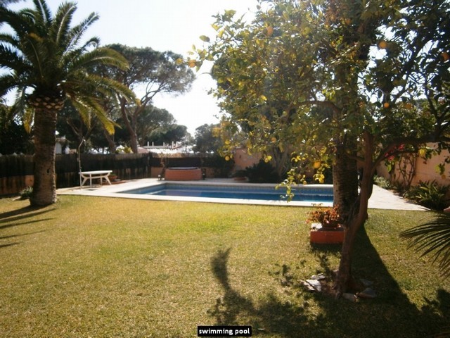 Villa for sale in Marbella East..