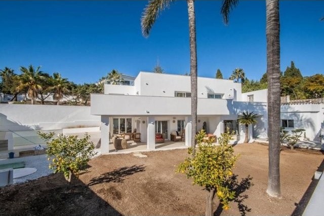 VILLA FOR SALE IN CARIB PLAYA