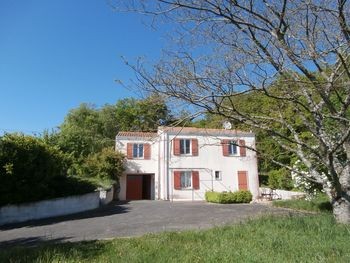 Magnificent Location For This Recent 4..