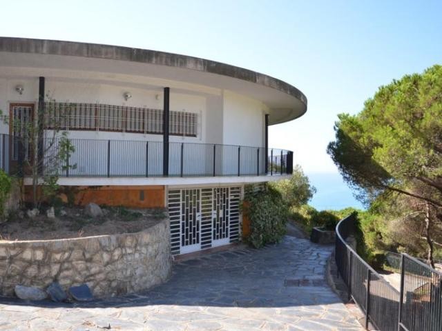 Unbeatable location in Barcelona Coast - 2