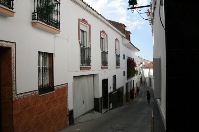 Town House - A fabulous, very spacious..