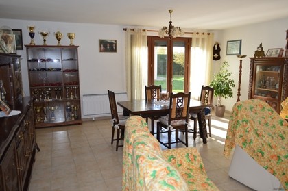 Lovely modern property with large.. - 2