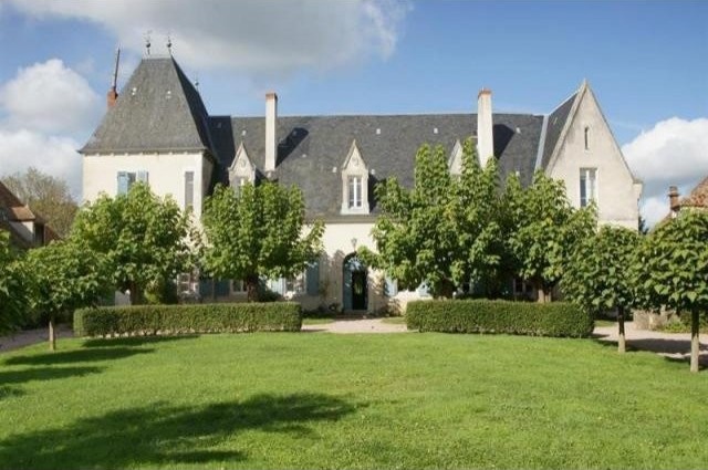 10 bedroom Castle For Sale: 03200 VICHY