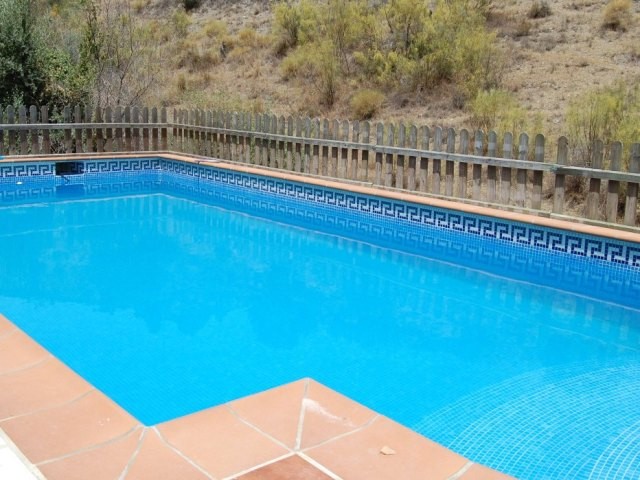 Spacious 3 Bedroom Villa with Pool