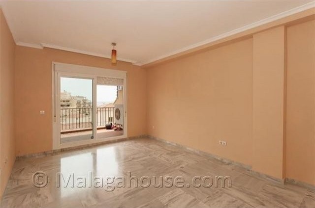 2 Bed Apartment for sale in Benalmadena.. - 2