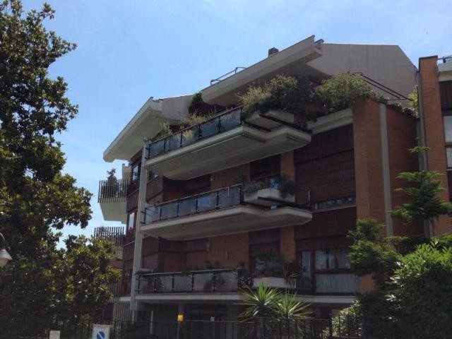 5 Bedrooms - Apartment - For Sale