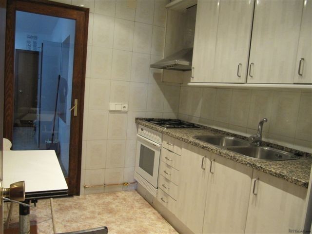 4 Bedrooms - Apartment - Girona - For.. - 2