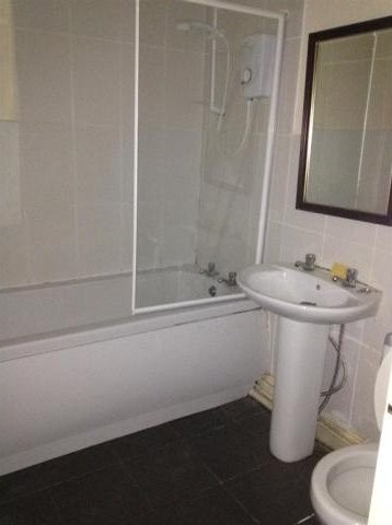 Avenham Lane, Preston, PR1 3RS - 2