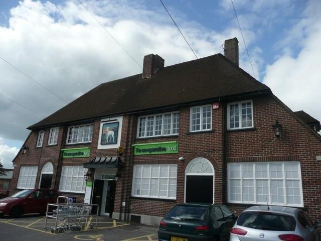 Unfurnished 2 bedroom Property For..