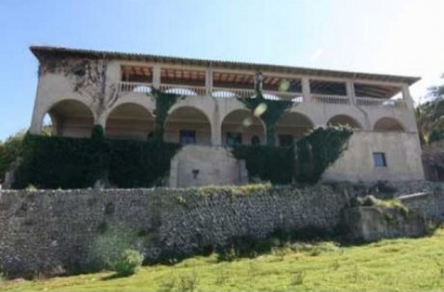 Old Finca Located In A Privileged Zone..