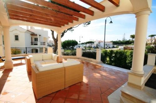 Apartment For Sale in Vale de Lobo - 2