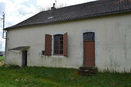 Property to renovate with garden -..