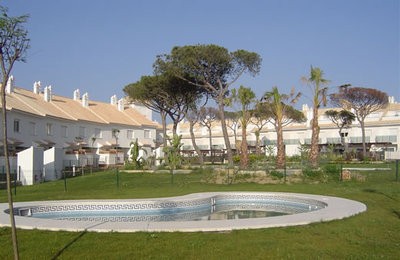 Town House - This spacious three..