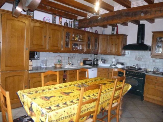 Large Property with Outbuilding, Nice.. - 2