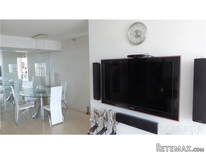 2 bedroom Flat For Sale: 290 174th St #.. - 2