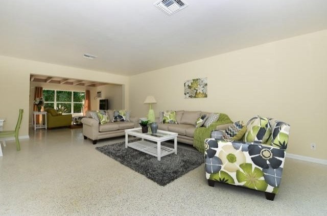 3 bedroom Residence For Sale: Singer.. - 2